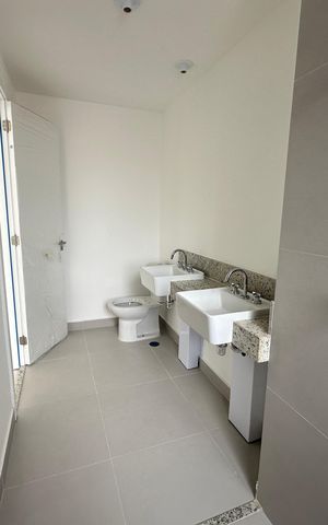 Apartamento à venda com 107m², 2 quartos e 2 vagas Apartamento à venda com 107m², 2 quartos e 2 vagasBanheiro da Suíte 2