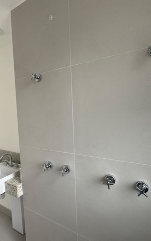 Apartamento à venda com 107m², 2 quartos e 2 vagas Apartamento à venda com 107m², 2 quartos e 2 vagasBanheiro da Suíte 2