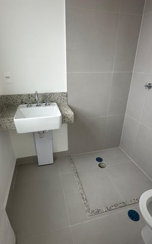 Apartamento à venda com 107m², 2 quartos e 2 vagas Apartamento à venda com 107m², 2 quartos e 2 vagasBanheiro da Suíte 1
