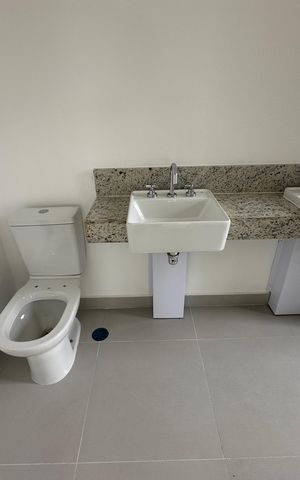 Apartamento à venda com 107m², 2 quartos e 2 vagas Apartamento à venda com 107m², 2 quartos e 2 vagasBanheiro da Suíte 2