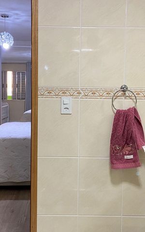 Casa à venda com 280m², 3 quartos e 3 vagas Casa à venda com 280m², 3 quartos e 3 vagasBanheiro da Suíte 2