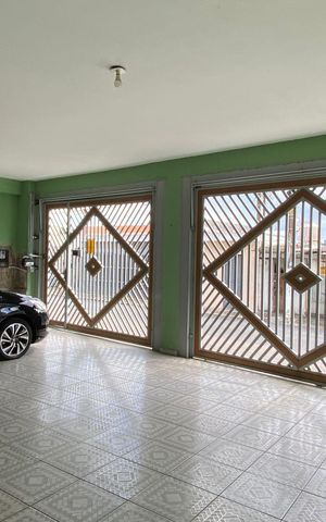 Casa à venda com 280m², 3 quartos e 3 vagas Casa à venda com 280m², 3 quartos e 3 vagasGaragem