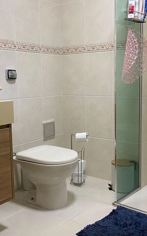 Casa à venda com 280m², 3 quartos e 3 vagas Casa à venda com 280m², 3 quartos e 3 vagasBanheiro da Suíte 2