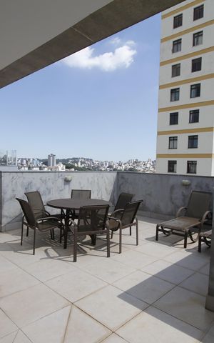 Apartamento à venda com 120m², 2 quartos e 3 vagasCobertura