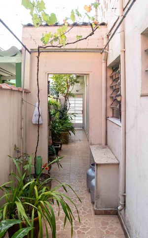 Casa à venda com 134m², 2 quartos e 2 vagasQuintal
