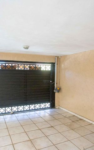 Casa à venda com 150m², 3 quartos e 2 vagasGaragem