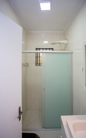 Casa à venda com 150m², 3 quartos e 2 vagasBanheiro 