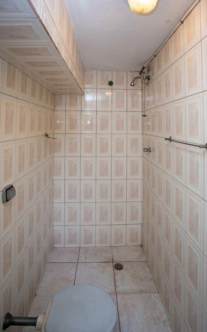 Casa à venda com 150m², 3 quartos e 2 vagasBanheiro de serviço