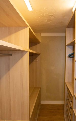 Casa à venda com 150m², 3 quartos e 2 vagasCloset