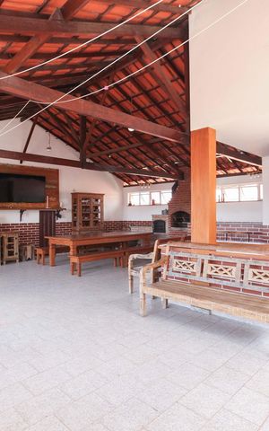 Casa à venda com 400m², 4 quartos e 4 vagas Casa à venda com 400m², 4 quartos e 4 vagasTerraço