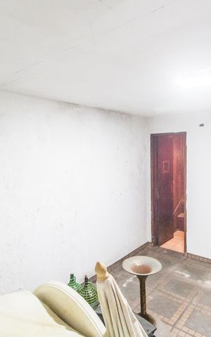 Casa de condomínio à venda com 308m², 4 quartos e 4 vagas Casa de condomínio à venda com 308m², 4 quartos e 4 vagasSala