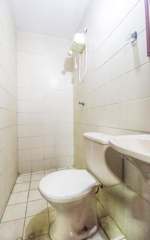 Casa de condomínio à venda com 308m², 4 quartos e 4 vagas Casa de condomínio à venda com 308m², 4 quartos e 4 vagasBanheiro