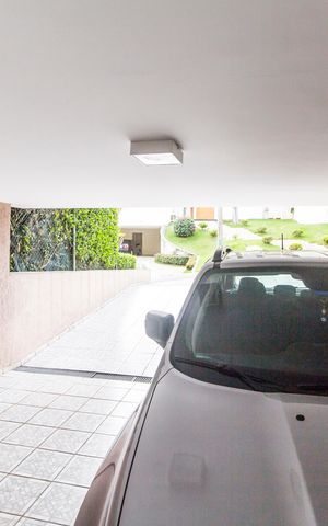 Casa de condomínio à venda com 308m², 4 quartos e 4 vagas Casa de condomínio à venda com 308m², 4 quartos e 4 vagasGaragem