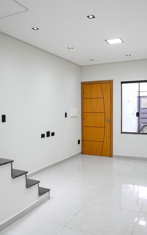Casa à venda com 120m², 3 quartos e 2 vagas Casa à venda com 120m², 3 quartos e 2 vagasSala