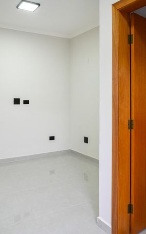 Casa à venda com 120m², 3 quartos e 2 vagas Casa à venda com 120m², 3 quartos e 2 vagasQuarto 3 - Suite