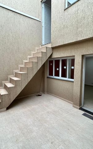 Casa para alugar com 252m², 6 quartos e 2 vagas Casa para alugar com 252m², 6 quartos e 2 vagasQuintal