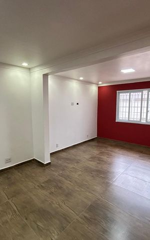 Casa para alugar com 252m², 6 quartos e 2 vagas Casa para alugar com 252m², 6 quartos e 2 vagasSala
