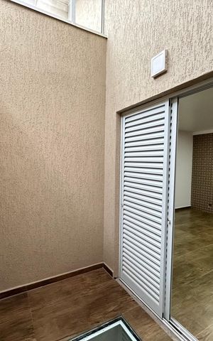 Casa para alugar com 252m², 6 quartos e 2 vagas Casa para alugar com 252m², 6 quartos e 2 vagasÁrea de inverno