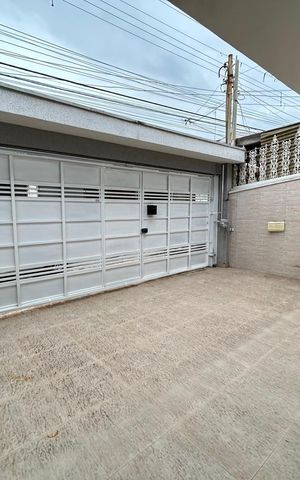 Casa para alugar com 252m², 6 quartos e 2 vagas Casa para alugar com 252m², 6 quartos e 2 vagasGaragem