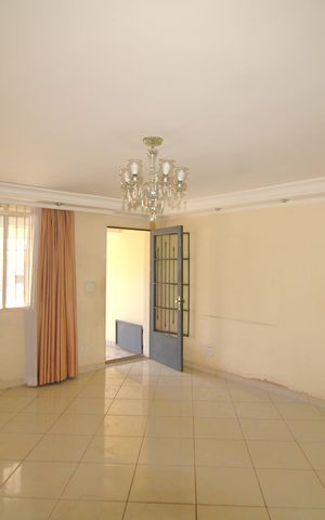 Casa à venda com 142m², 3 quartos e 2 vagasSala