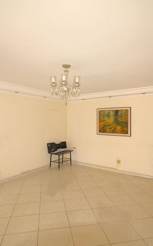 Casa à venda com 142m², 3 quartos e 2 vagasSala