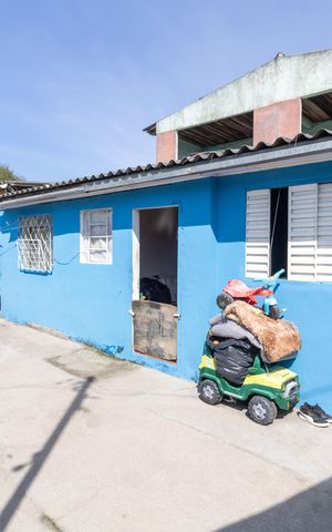 Casa à venda com 200m², 2 quartos e 6 vagas Casa à venda com 200m², 2 quartos e 6 vagasQuintal