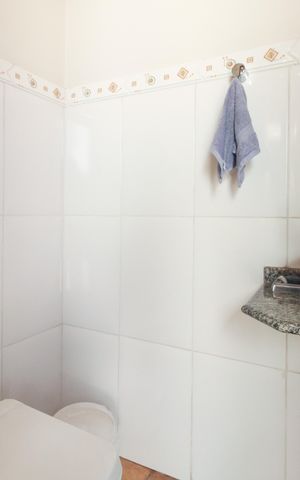 Casa à venda com 170m², 3 quartos e 2 vagas Casa à venda com 170m², 3 quartos e 2 vagasQuintal e Churrasqueira - Lavabo