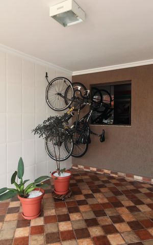 Casa à venda com 170m², 3 quartos e 2 vagas Casa à venda com 170m², 3 quartos e 2 vagasQuintal