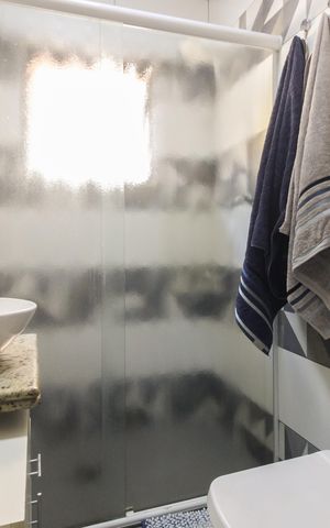 Casa à venda com 170m², 3 quartos e 2 vagas Casa à venda com 170m², 3 quartos e 2 vagasBanheiro Social