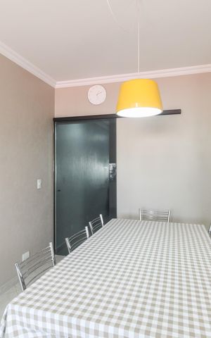 Casa à venda com 170m², 3 quartos e 2 vagas Casa à venda com 170m², 3 quartos e 2 vagasCozinha