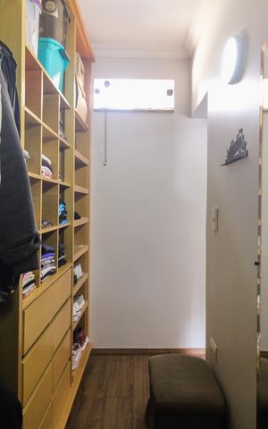 Casa à venda com 170m², 3 quartos e 2 vagas Casa à venda com 170m², 3 quartos e 2 vagasSuíte - Closet
