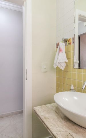 Casa à venda com 170m², 3 quartos e 2 vagas Casa à venda com 170m², 3 quartos e 2 vagasLavabo