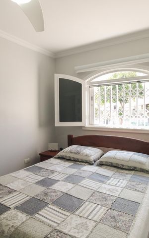 Casa à venda com 170m², 3 quartos e 2 vagas Casa à venda com 170m², 3 quartos e 2 vagasSuíte