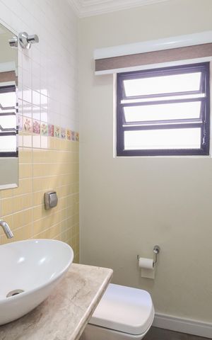 Casa à venda com 170m², 3 quartos e 2 vagas Casa à venda com 170m², 3 quartos e 2 vagasLavabo