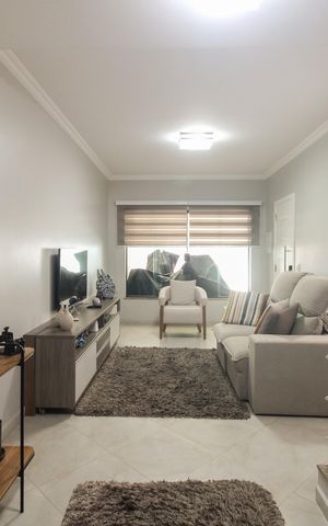 Casa à venda com 170m², 3 quartos e 2 vagas Casa à venda com 170m², 3 quartos e 2 vagasSala