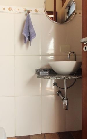 Casa à venda com 170m², 3 quartos e 2 vagas Casa à venda com 170m², 3 quartos e 2 vagasQuintal e Churrasqueira - Lavabo