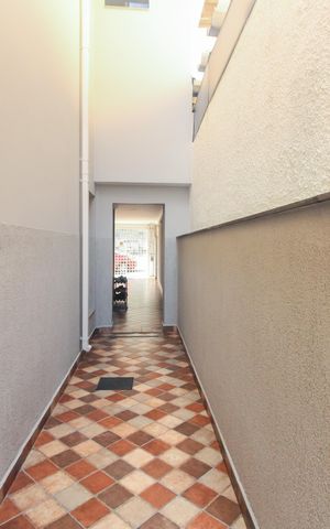 Casa à venda com 170m², 3 quartos e 2 vagas Casa à venda com 170m², 3 quartos e 2 vagasCorredor Lateral