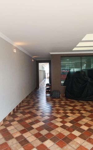 Casa à venda com 170m², 3 quartos e 2 vagas Casa à venda com 170m², 3 quartos e 2 vagasGaragem