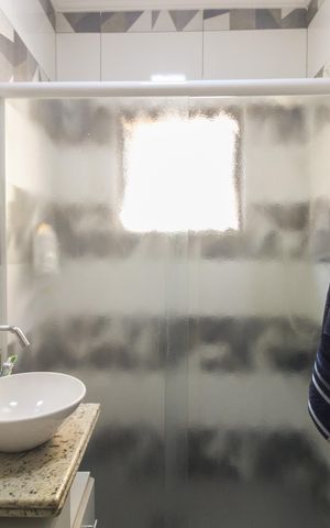 Casa à venda com 170m², 3 quartos e 2 vagas Casa à venda com 170m², 3 quartos e 2 vagasBanheiro Social