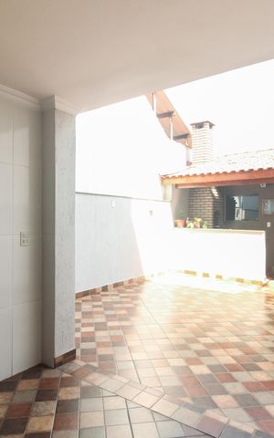 Casa à venda com 170m², 3 quartos e 2 vagas Casa à venda com 170m², 3 quartos e 2 vagasQuintal