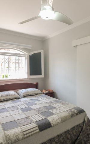 Casa à venda com 170m², 3 quartos e 2 vagas Casa à venda com 170m², 3 quartos e 2 vagasSuíte