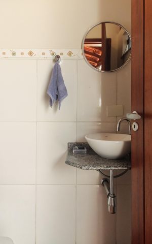 Casa à venda com 170m², 3 quartos e 2 vagas Casa à venda com 170m², 3 quartos e 2 vagasQuintal e Churrasqueira - Lavabo