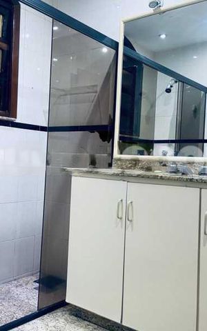 Casa à venda com 319m², 4 quartos e sem vaga