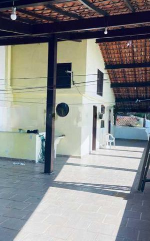 Casa à venda com 319m², 4 quartos e sem vaga