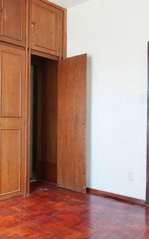 Casa à venda com 250m², 6 quartos e 5 vagas Casa à venda com 250m², 6 quartos e 5 vagasSuíte 1 (Casa)