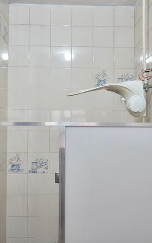 Casa à venda com 250m², 6 quartos e 5 vagas Casa à venda com 250m², 6 quartos e 5 vagasSuíte 1 - Banheiro (Casa)