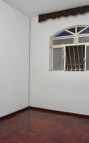 Casa à venda com 250m², 6 quartos e 5 vagas Casa à venda com 250m², 6 quartos e 5 vagasQuarto 1 (Casa)