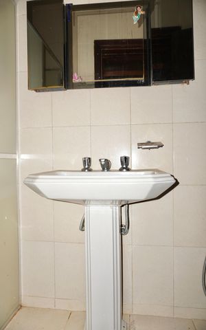 Casa à venda com 250m², 6 quartos e 5 vagas Casa à venda com 250m², 6 quartos e 5 vagasSuíte - Banheiro (Barracão)