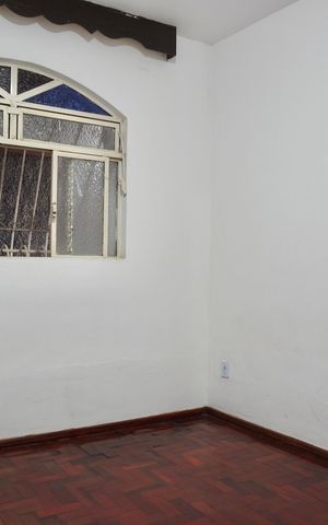 Casa à venda com 250m², 6 quartos e 5 vagas Casa à venda com 250m², 6 quartos e 5 vagasQuarto 1 (Casa)