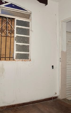 Casa à venda com 250m², 6 quartos e 5 vagas Casa à venda com 250m², 6 quartos e 5 vagasQuarto (Barracão)